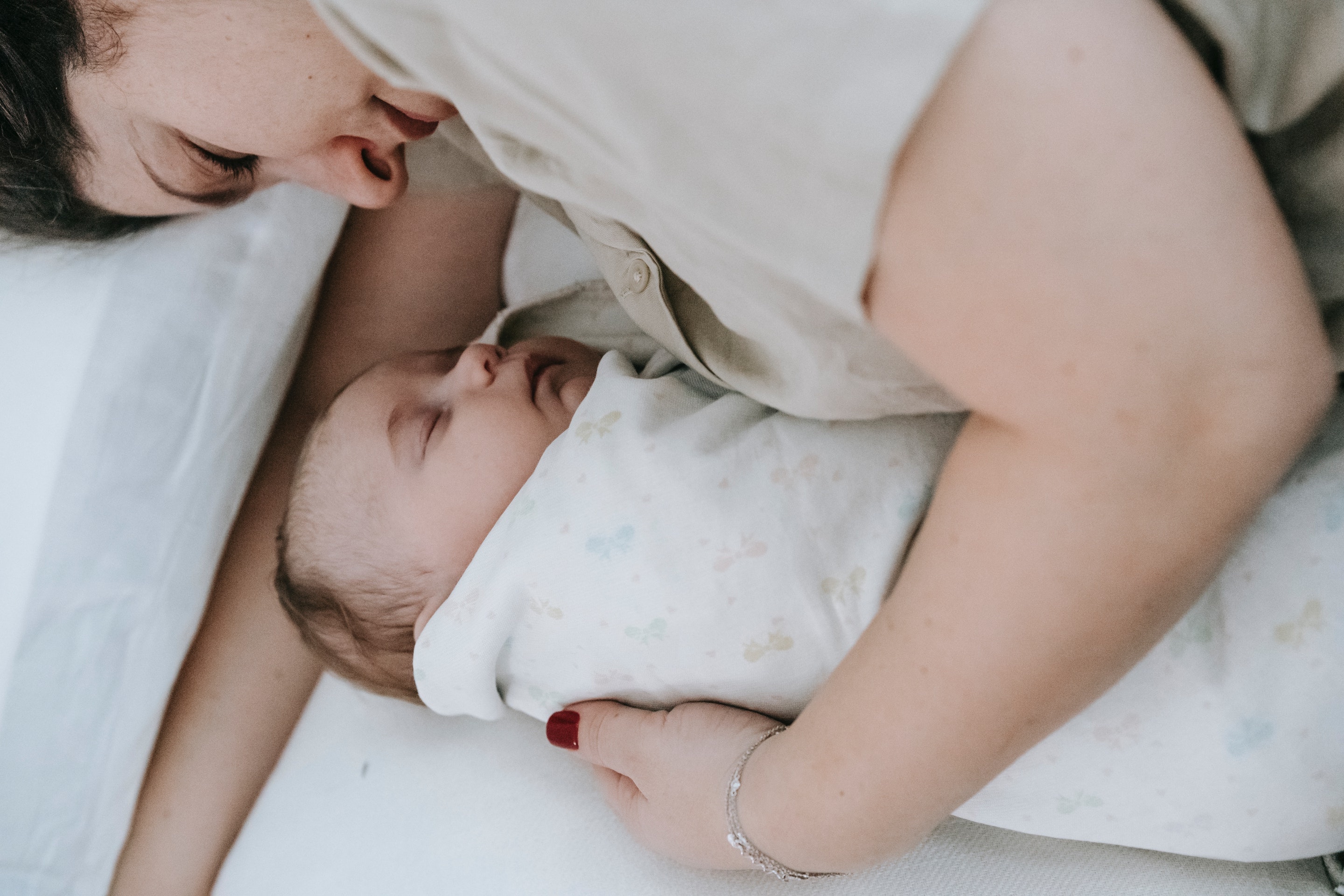 When Should You Stop Swaddling Your Baby?